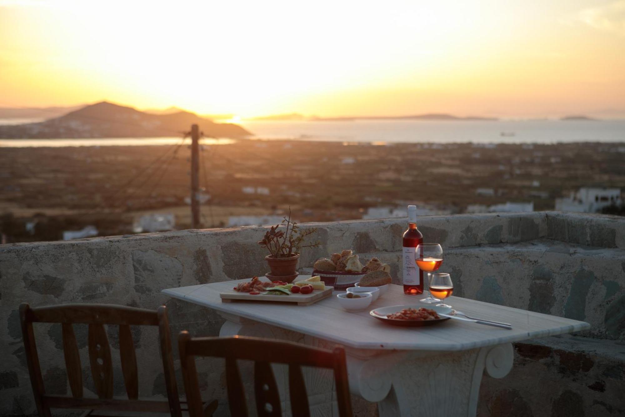 Themed House "Castle Halaros" View 17Th Century Villa Glinado Naxos Екстериор снимка
