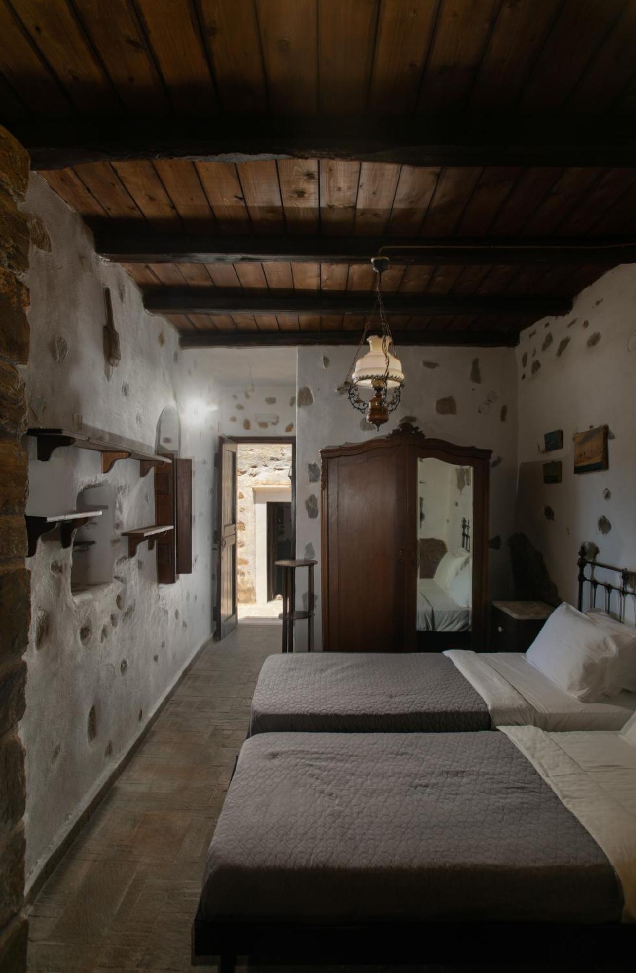 Themed House "Castle Halaros" View 17Th Century Villa Glinado Naxos Екстериор снимка